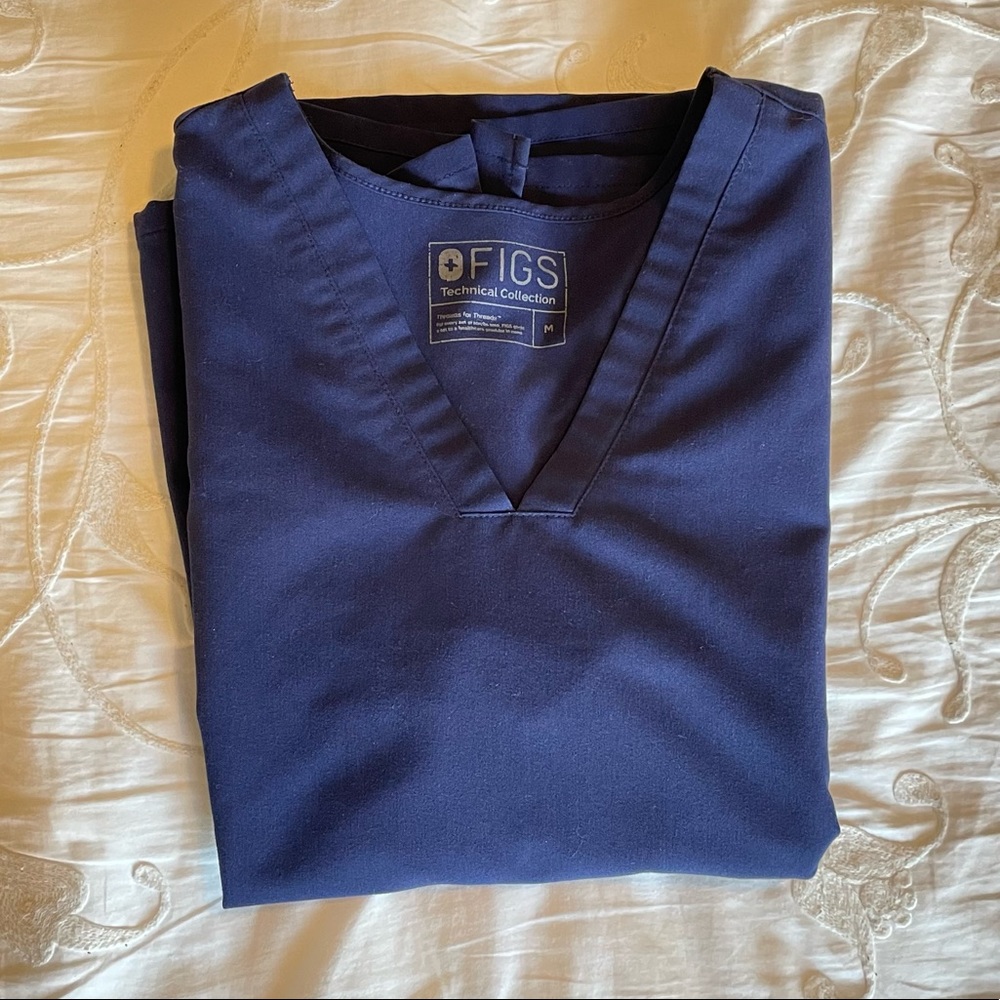 COPY - FIGS 2 pocket navy scrub top